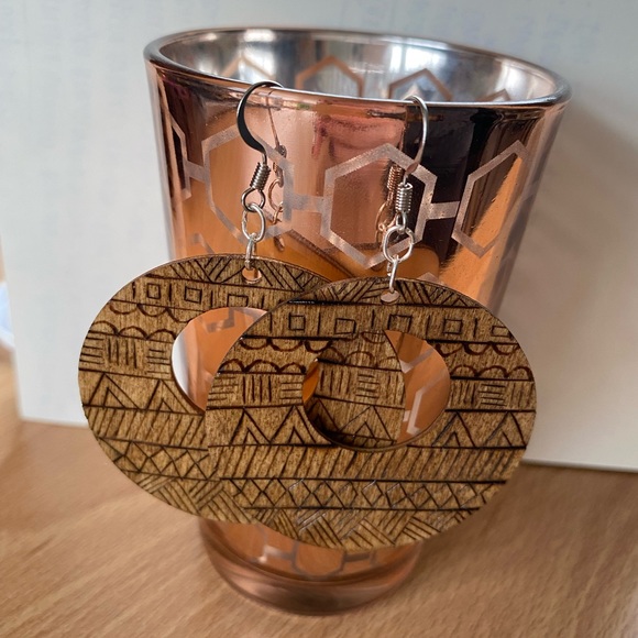 Wood Burned Earrings - Picture 1 of 7